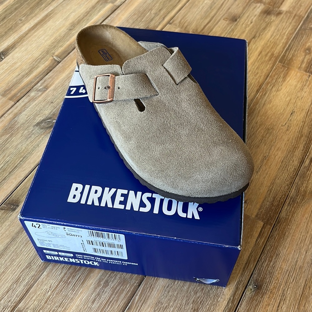 NEW IN BOX: Birkenstock Boston (Taupe)